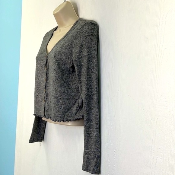 American Eagle - Gray And Black V Neck Button Down Long Sleeve Crop Top Small - Picture 5 of 9